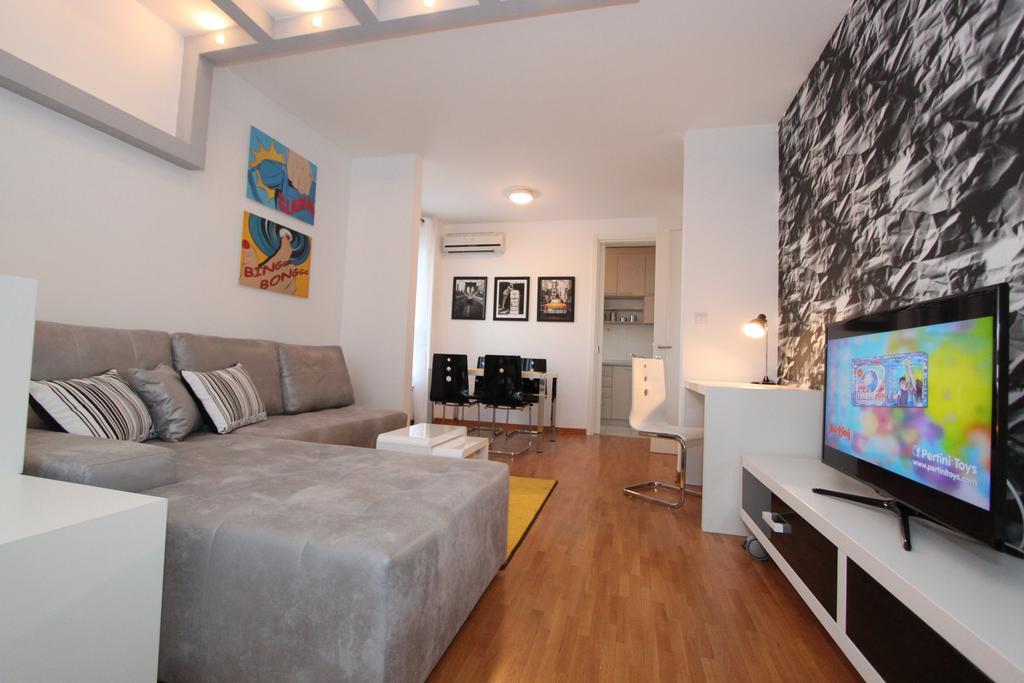 New Belgrade Apartment Neven, Parking 5 Evra Dan Экстерьер фото
